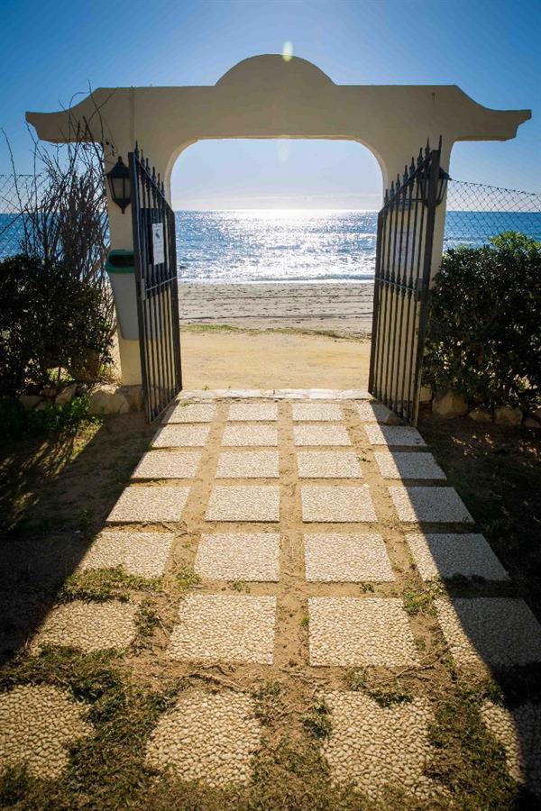 Holidays2Riviera Sea Side Front Beach Sitio de Calahonda エクステリア 写真